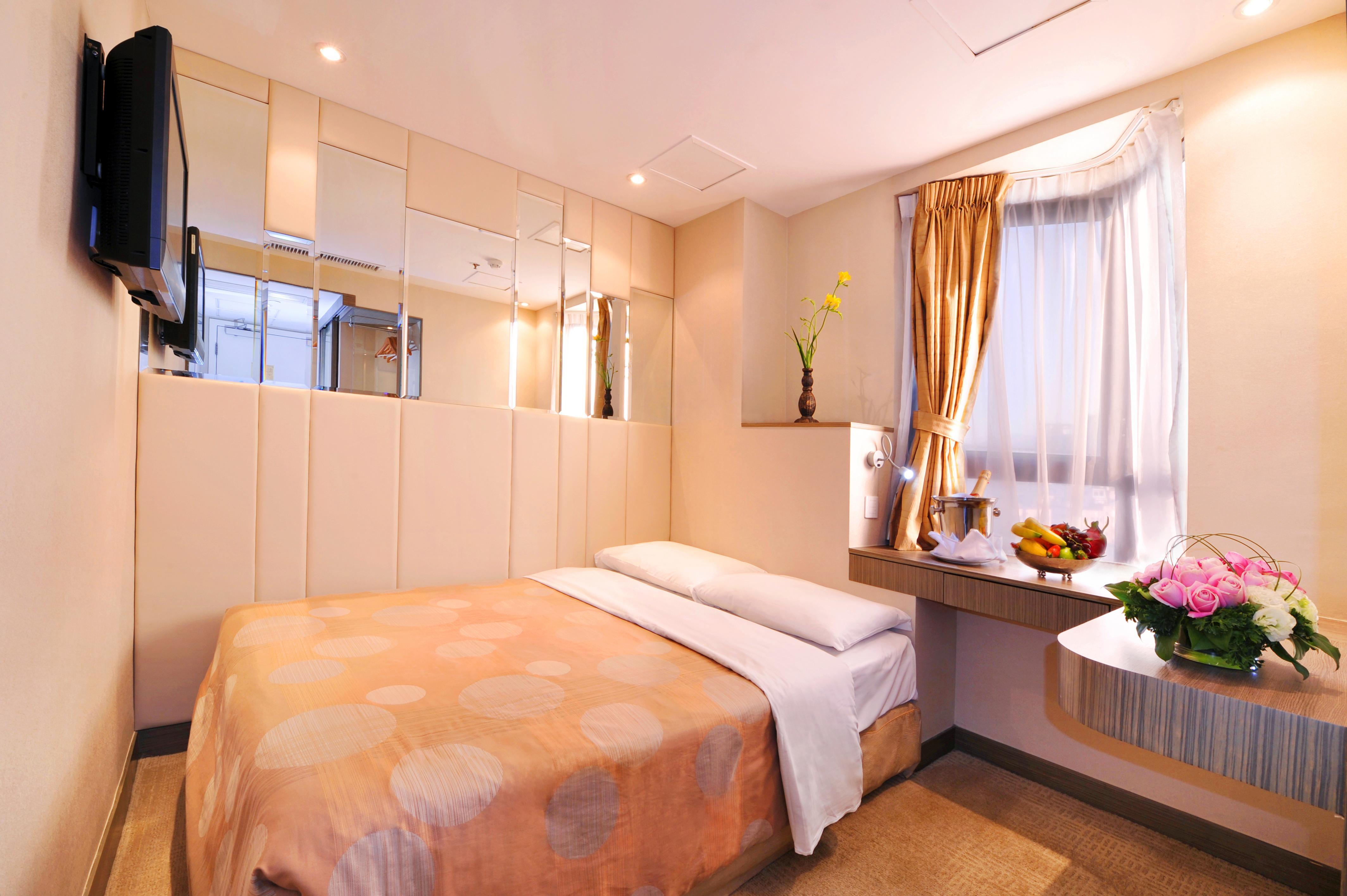 Silka Seaview Hotel Гонконг Экстерьер фото