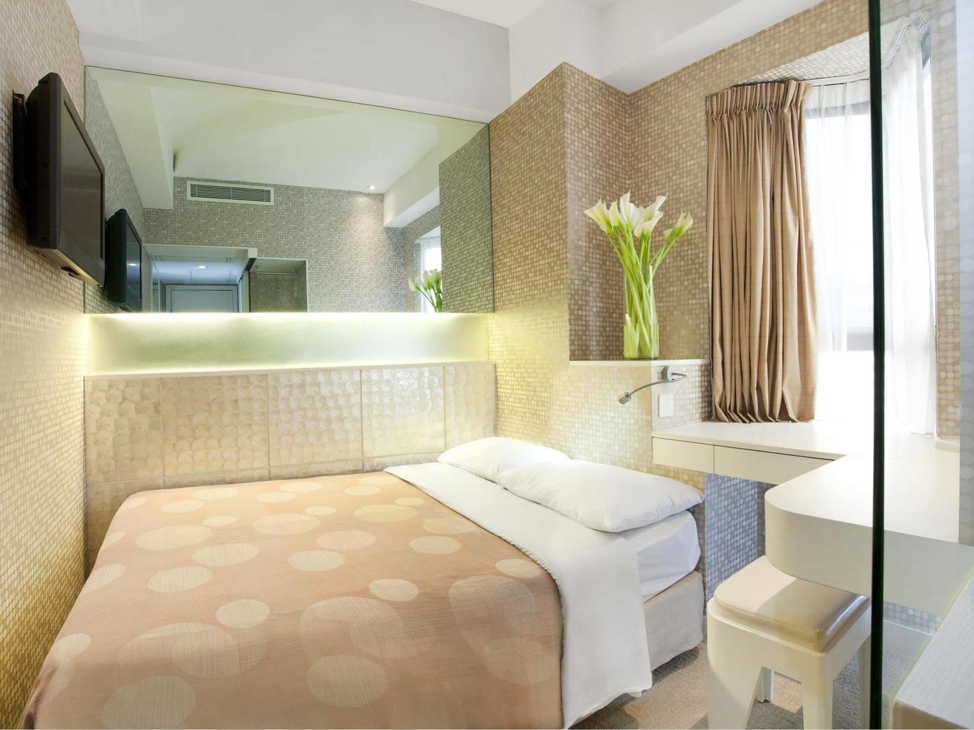 Silka Seaview Hotel Гонконг Экстерьер фото
