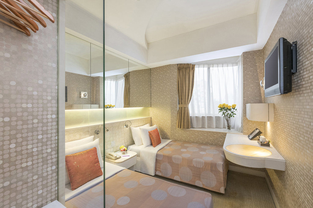 Silka Seaview Hotel Гонконг Экстерьер фото