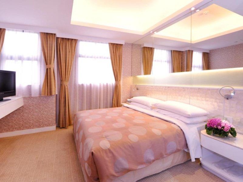 Silka Seaview Hotel Гонконг Экстерьер фото